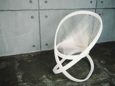 Trendy design: skręcony fotel