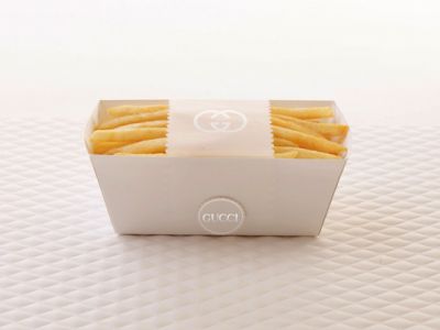 Cheesburgery od Gucci, Burberry i Hermes