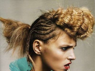 Anja Rubik promuje trendy fryzjerskie 2010