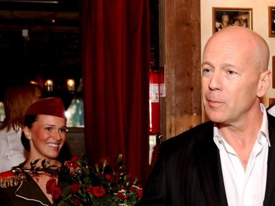 Bruce Willis w „Oberży Pod Czerwonym Wieprzem”
