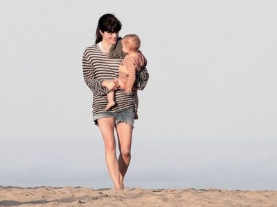 Selma Blair promuje synka