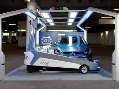 Roboty na lotnisku