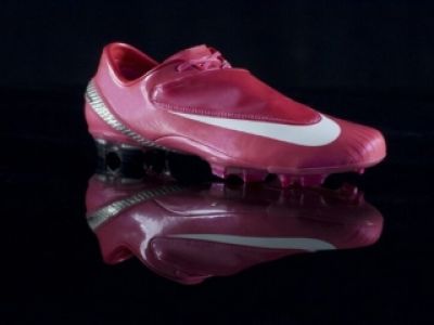 Nike Mercurial Vapor Rosa – tylko dla najszybszych i najbardziej … kolorowych piłkarzy