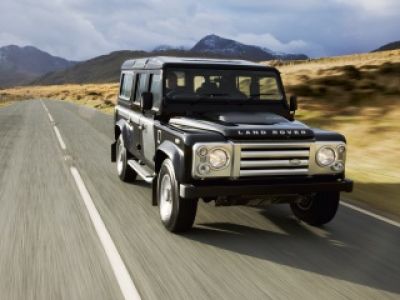 Land Rover Defender- staruszek w młodym ciele