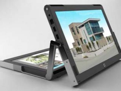 Laptop z dwoma monitorami