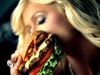 Andy Warhol kontra Paris Hilton (video)
