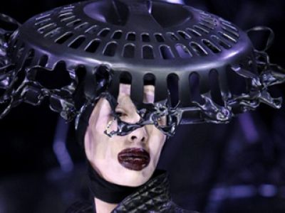 Alexander McQueen jesień 2009 / zima 2010 (video)