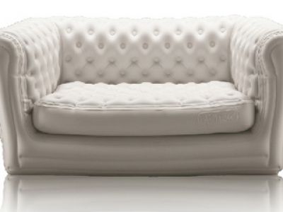 Mobilna sofa na wakacje