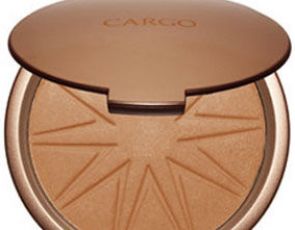 Bronzer czy puder rozświetlający?