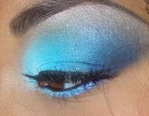 Czy makeup jest trendy?