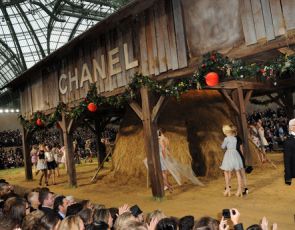 Chanel w stodole!