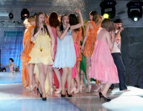Eva Minge i Janusz Józefowicz-niecodzienny fashion show