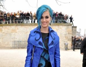 Katy Perry przesadza z niebieskim?
