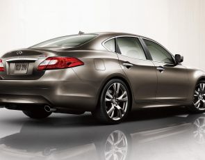 INFINITI M – wyznacza trendy w klasie