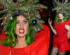 Lady Gaga jak choinka