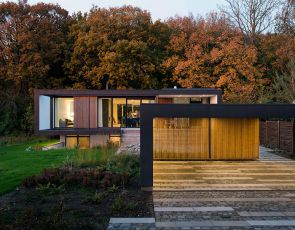 Villa R