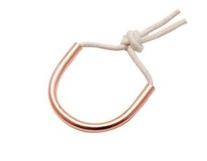Trendy akcesoria: minimalistyczna biżuteria z miedzi