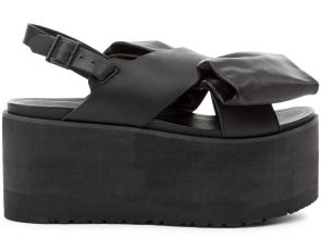 Trend na „brzydkie” buty