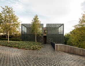 TR House