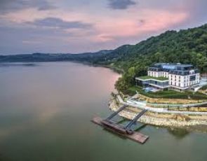 Heron Live Hotel