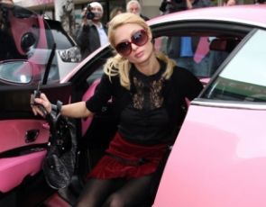 Paris Hilton okradziona z różowym Bentleyem