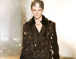 Moda w tokijskim lesie- pokaz Takahashiego