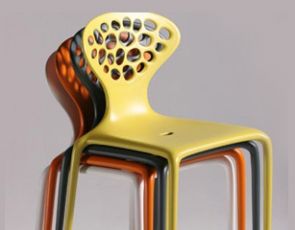 Designerski powrót plastiku