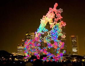 Burble London - interaktywna architektura (VIDEO)