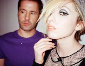 The Ting Tings w gronie modelek i modeli