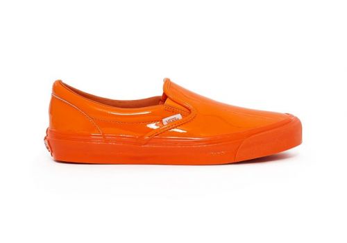 Trendy moda: błyszczące buty